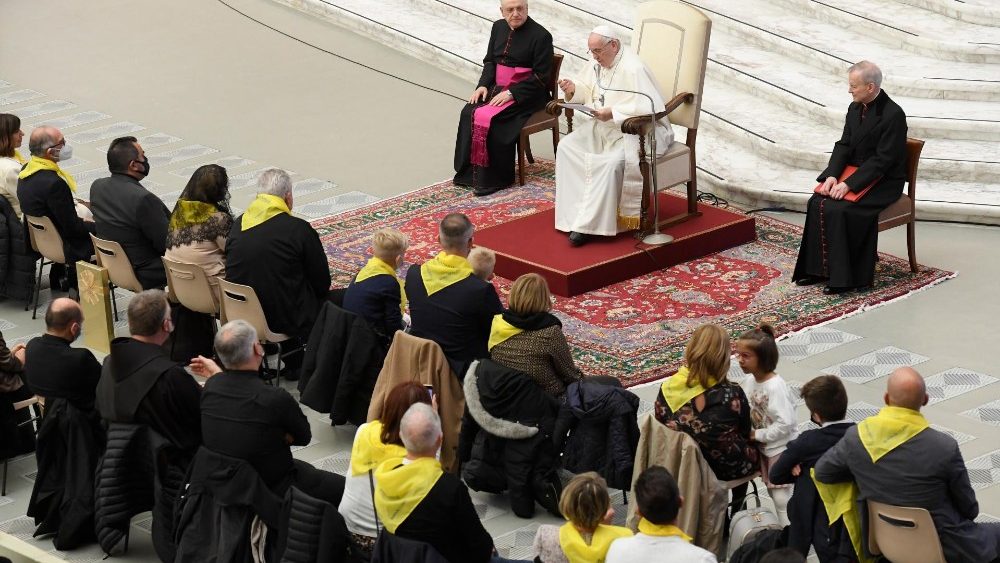 Papa na Sala Paulo VI com a Associa??o "Retrouvaille"