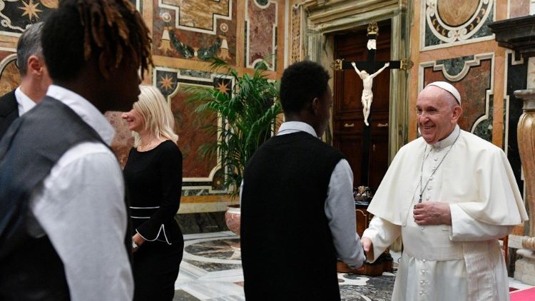 Ferenc pápa a Migrantes Alapítvány konferenciájának résztvevőivel a Vatikánban