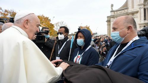Papa Francisco aos pobres em Assis: "Esperança e resistência partilhadas"