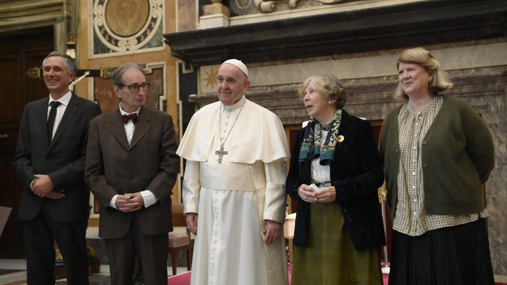 Popiežius su premijos laureatais