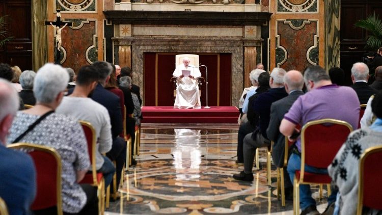 Ferenc pápa a ferences világi rend nagykáptalanjának résztvevőivel a Vatikánban