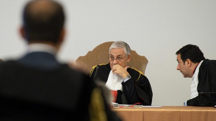 Foto de archivo de la tercera audiencia del proceso del Tribunal Vaticano sobre la gestión de los fondos de la Santa Sede (17/11/2021)