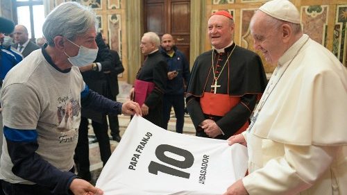 El Partido "Fratelli tutti", el Papa: "Den juntos una patada a la exclusión"
