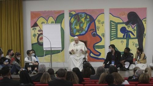 Pope Francis approves international character of Scholas Occurrentes