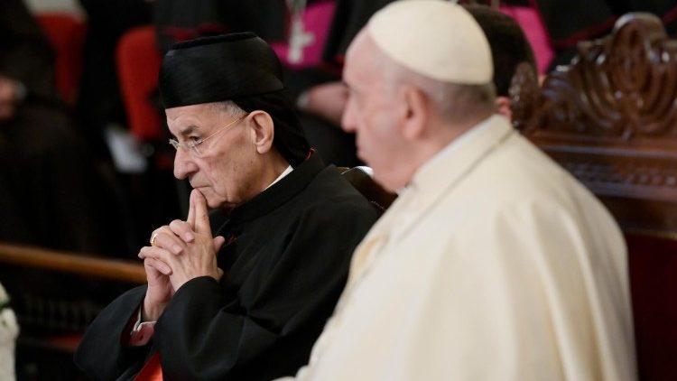 Il Patriarca Raï nella Cattedrale Maronita di Nostra Signora delle Grazie insieme a Papa Francesco