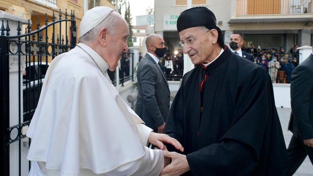 Papa Francisco recebido pelo patriarca maronita na Catedral maronita em Nicsia