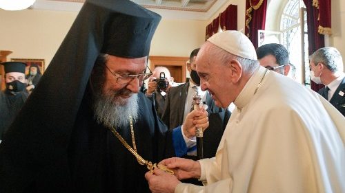 Morre, aos 81 anos, o arcebispo ortodoxo de Chipre, Chrysostomos II