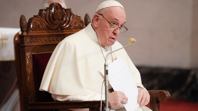 Papa Francisco: “No podemos quedarnos callados y mirar para otro lado, en esta cultura de la indiferencia”.