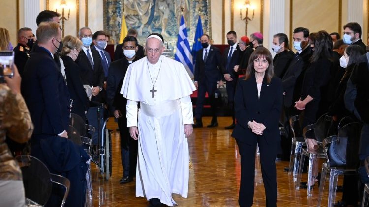 Le Pape François au palais présidentiel d'Athènes, le 4 décembre 2021.
