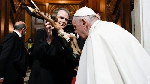 Il Papa: una Chiesa piccola non è insignificante, coltivate la fraternità