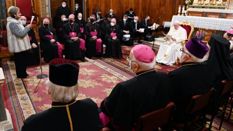 البابا يلتقي الأساقفة والأشخاص المكرسين في كاتدرائية القديس ديونيسيوس في أثينا
