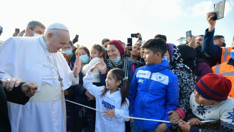 El Papa Francisco visita el centro de refugiados de Mytilene en el marco de su Viaje Apostlico a Chipre y Grecia en diciembre 2021