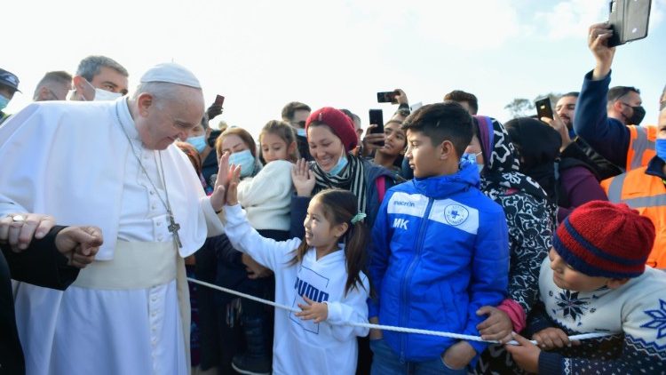 Papež v hotspotu pro migranty