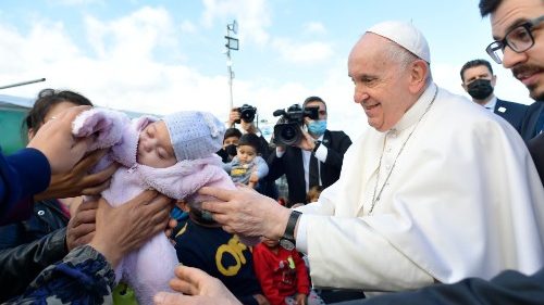 Il grazie al Papa, un padre tra i suoi "figli migranti" 