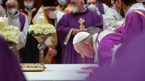 Papst feiert Messe in Athen