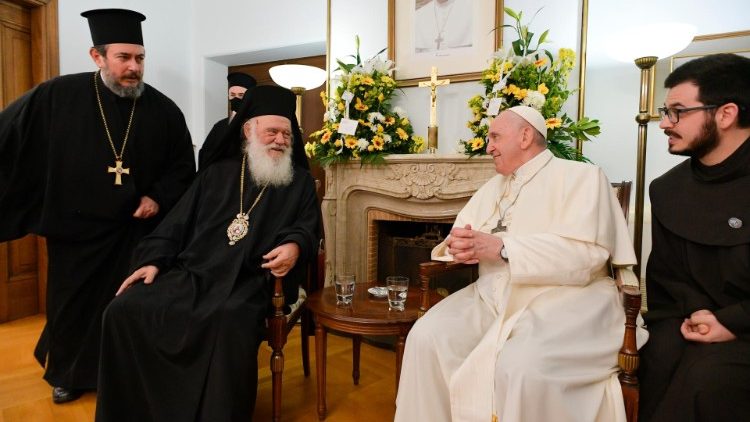 Le Pape François s'est entretennu avec Hieronymos II à la nonciature apostolique d'Athènes