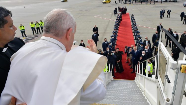 Le Pape François à son départ de Grèce, le 6 décembre 2021.