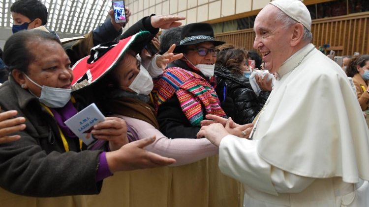 Der Papst am Freitag mit Besuchern aus Peru