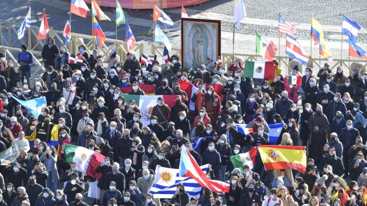 Maldininkai iš Lotynų Amerikos kraštų Šv. Petro aikštėje su popiežiumi Pranciškumi minėjo Gvadalupės Mergelės Marijos šventę