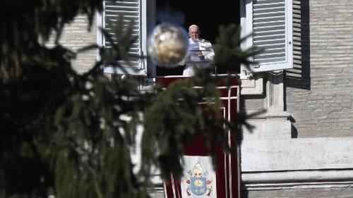 L’invito del Papa per il Natale: trasformiamo la fede in gesti concreti