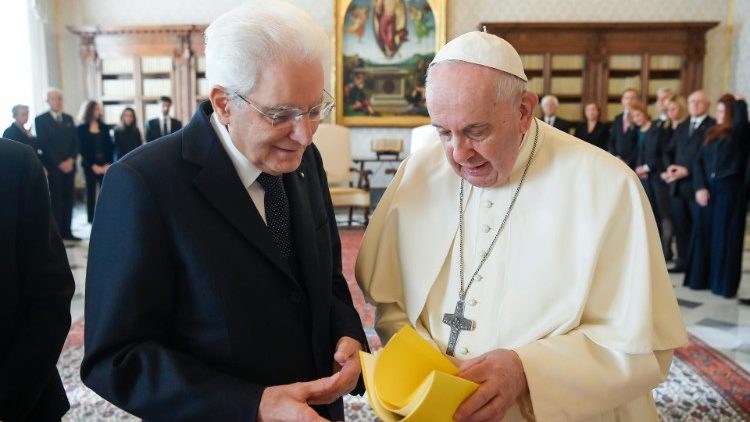 Pope Francis and President Mattarella exchange gifts