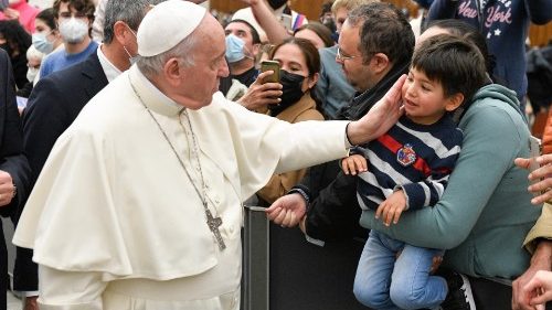 Papst Franziskus: Den Spiegel zerbrechen, um Gott zu finden