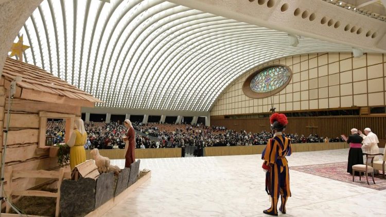 Aula Paolo VI: il Papa incontra i dipendenti della Santa Sede e del Governatorato