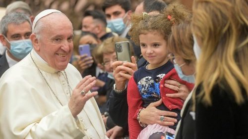 Papst wünscht Vatikan-Angestellten frohe Weihnachten