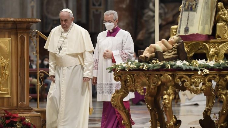 El Santo Padre durante la celebración de las vísperas y el Te Deum, este 31 de diciembre 2021.