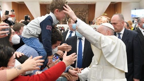 Папа посвятил общую аудиенцию теме усыновления