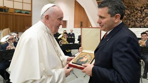 Papst an Petersdom-Helfer: „Lächeln ist Teil eurer Mystik“