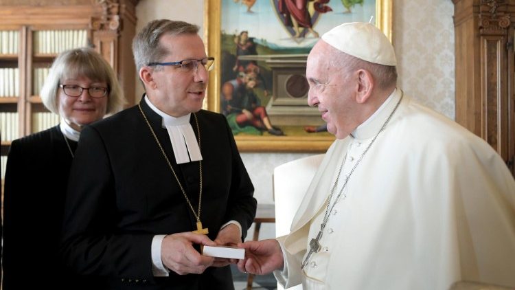 Der Papst und die ökumenische Delegation aus Finnland