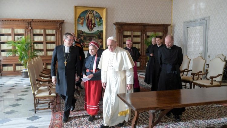 Papa Francisco e a delegação ecumênica da Finlândia