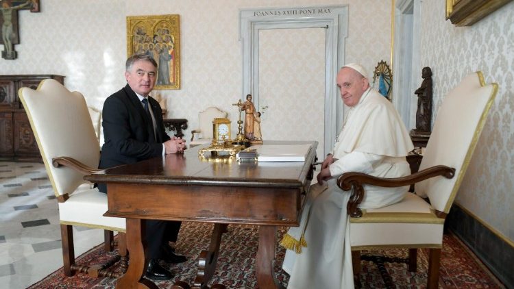 Papež sprejel Željka Komšića, trenutnega predsednika predsedstva BiH.