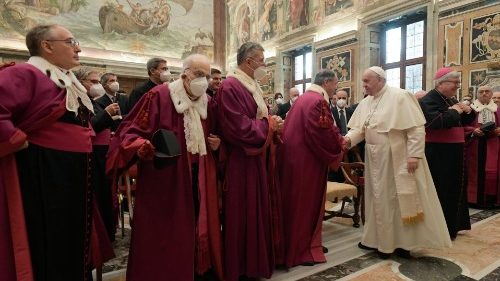 Papež sprejel člane rimske rote: sinodalnost in postopki o ničnosti zakona