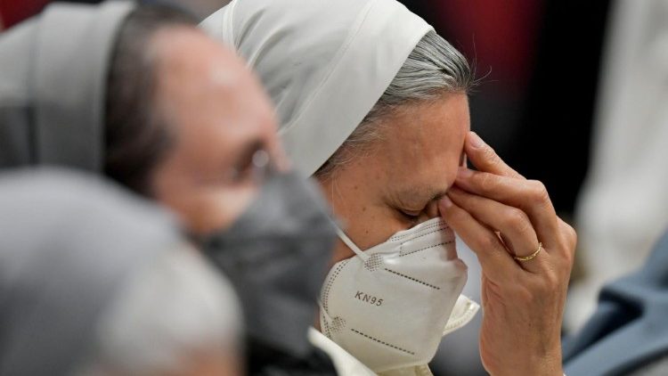 Viso pasaulio vienuoliai raginami melstis už taiką Ukrainoje 