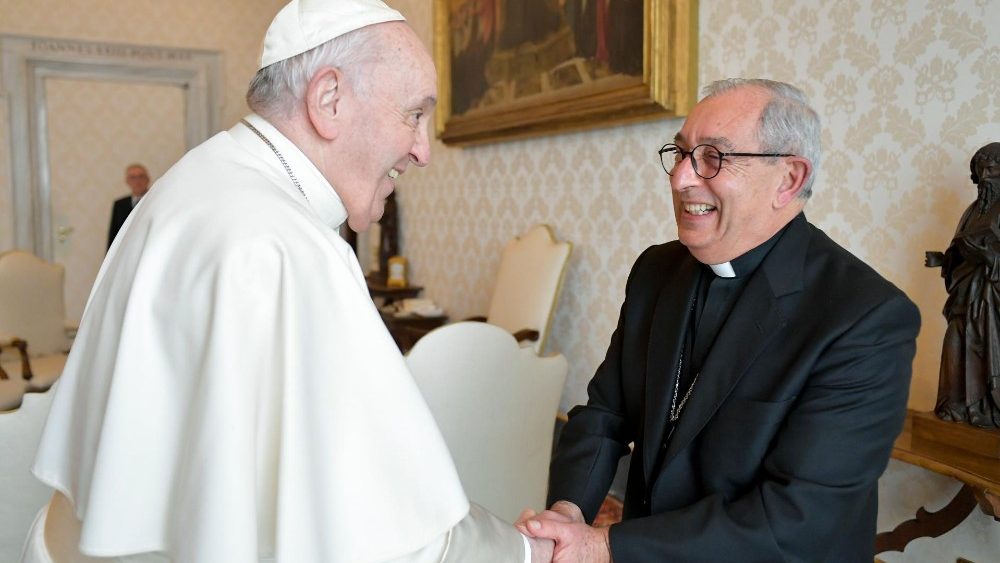 Generálny vikár Rímskej diecézy Angelo De Donatis so Svätým Otcom