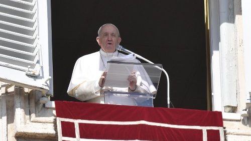 Angélus: face à l'insuccès, le Pape invite à la confiance