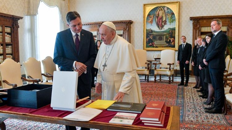 Papa na  Rais wa Slovenia Bwana Borut  Pahor 