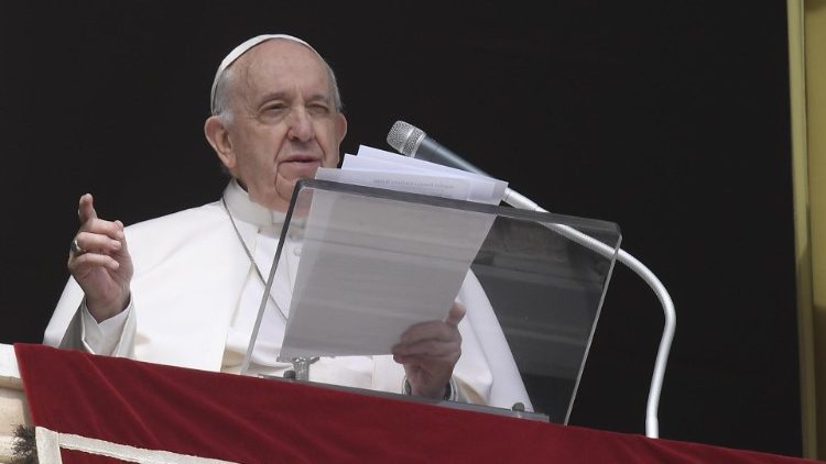 Papst Franziskus beim Angelus am 13.2.2022