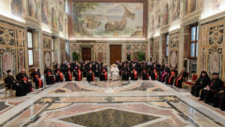 Le Pape et les participants de la plénière de la Congrégation pour les Églises orientales, ce vendredi 18 février.