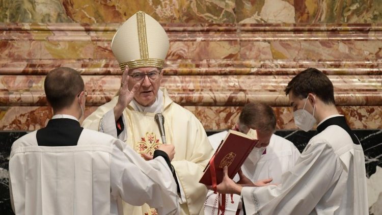 Kardinolas P. Parolin aukoja Mišias Šv. Petro bazilikoje