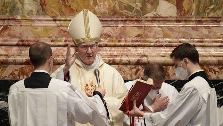 El cardenal Pietro Parolin preside la Misa conclusiva del Simposio de los Sacerdotes
