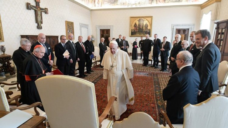 Papst Franziskus am Freitag mit Tomasi und Vertretern des Malteserordens