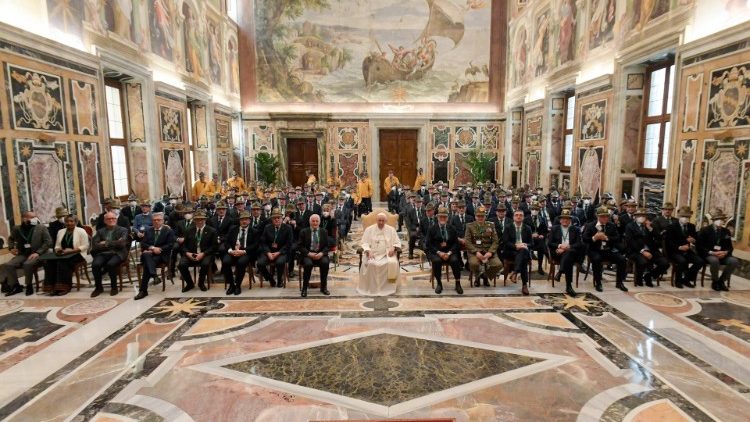 Audiência do Papa à Associação Alpina Nacional Italiana