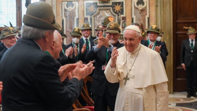 Il saluto del Papa all'Associazione Nazionale Alpini