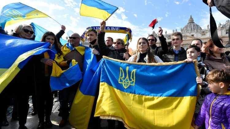 Ucranianos na Praça São Pedro