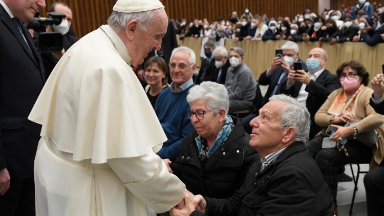 Popiežius sveikina pagyvenusius žmones bendrosios audiencijos metu