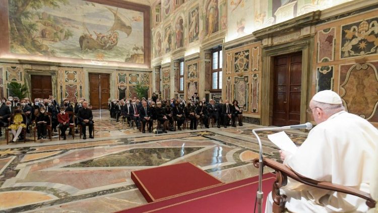 O Papa com os membros da Liga Italiana de Luta contra os Tumores