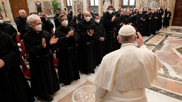 Папа Франциск на встрече с августинцами-реколлектами (Ватикан, 17 марта 2022 г.)
